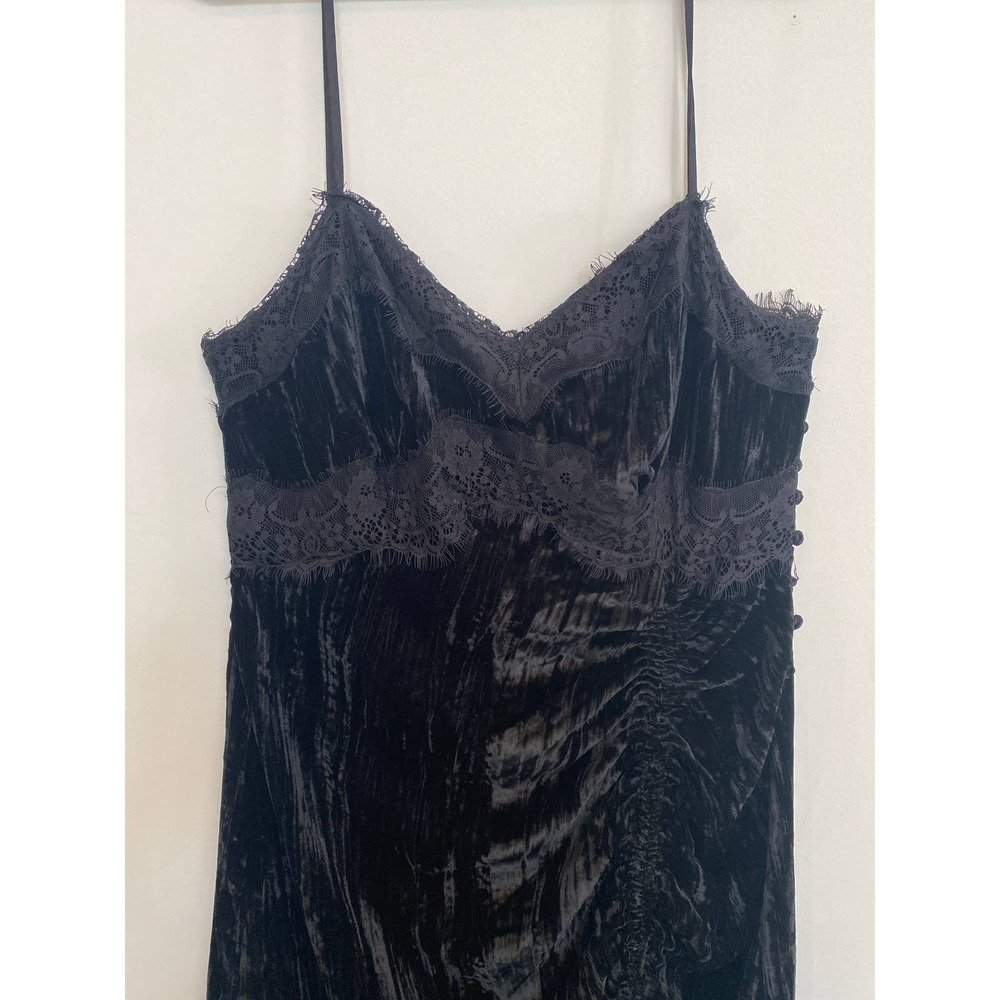 Long Tall Sally velvet and lace dress - Picture 4 of 9